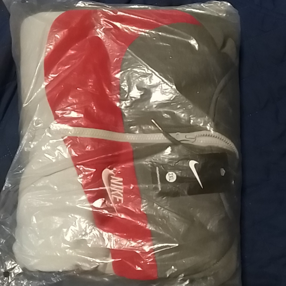 Men 2XL Gray/Red Nike Sweatshirt
